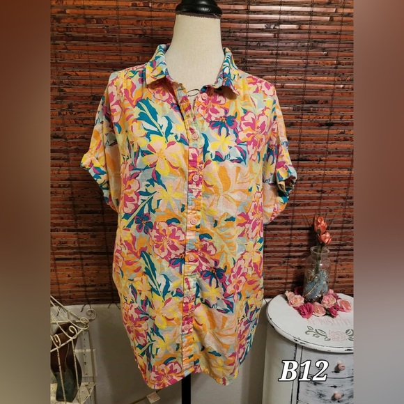 Time and Tru Tops - Time and Tru Multicolor Floral Shirt